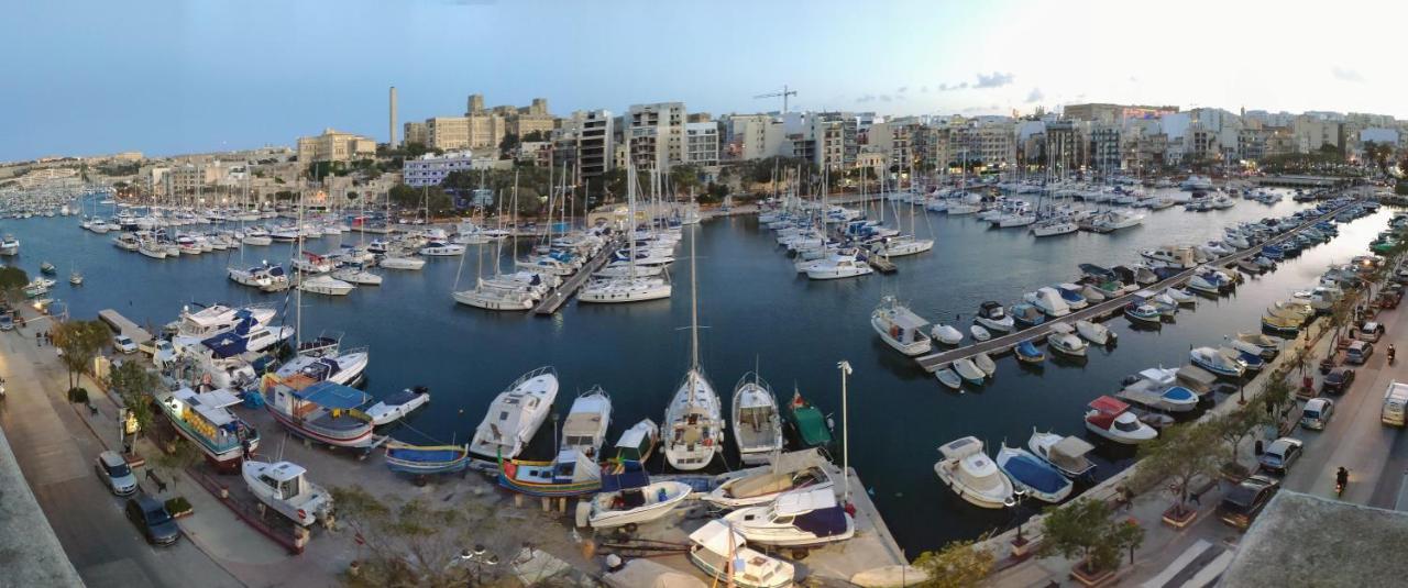 2 Bedroom, Central And Spacious Apartment With Sea View - 2 Msida Esterno foto