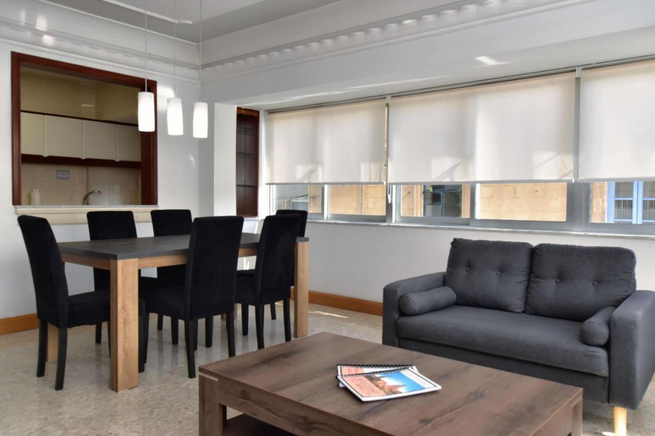 2 Bedroom, Central And Spacious Apartment With Sea View - 2 Msida Esterno foto