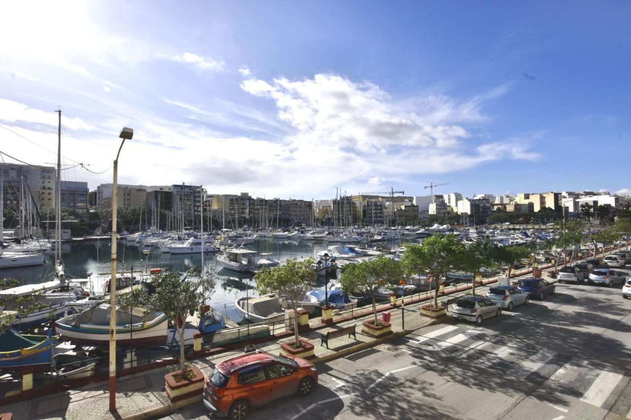 2 Bedroom, Central And Spacious Apartment With Sea View - 2 Msida Esterno foto