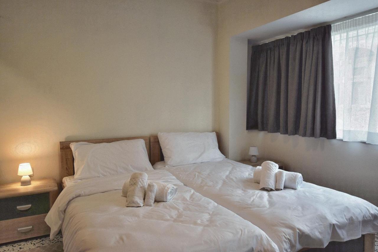 2 Bedroom, Central And Spacious Apartment With Sea View - 2 Msida Esterno foto