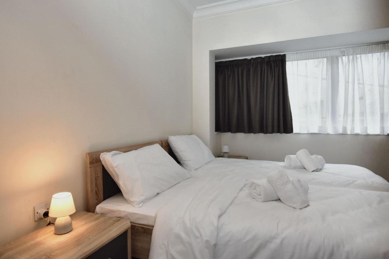2 Bedroom, Central And Spacious Apartment With Sea View - 2 Msida Esterno foto
