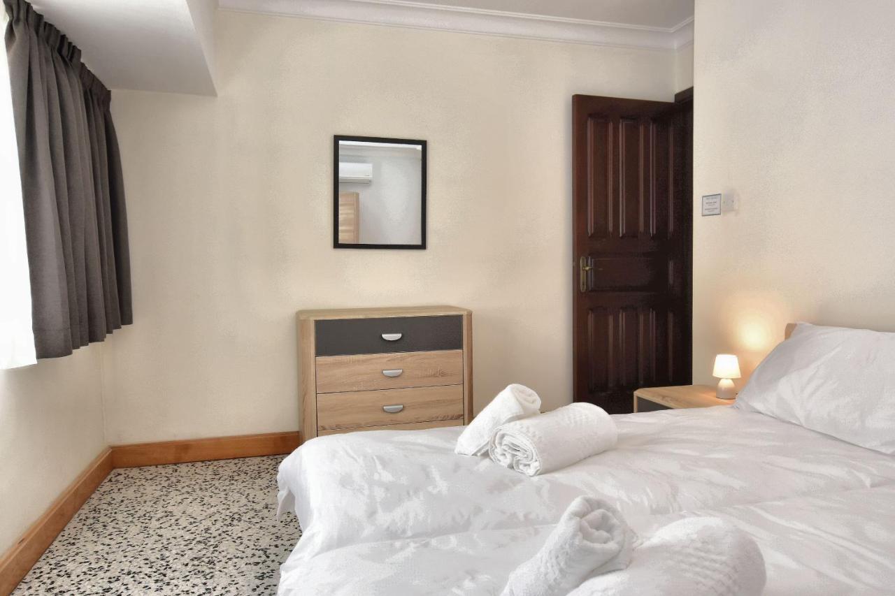 2 Bedroom, Central And Spacious Apartment With Sea View - 2 Msida Esterno foto